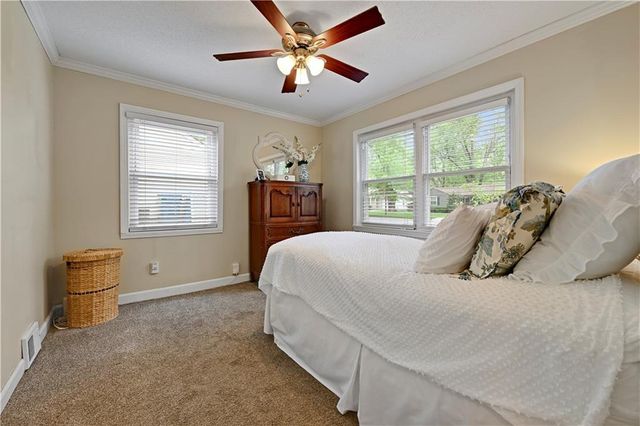 2525 W 79th Street, Prairie Village, KS 66208