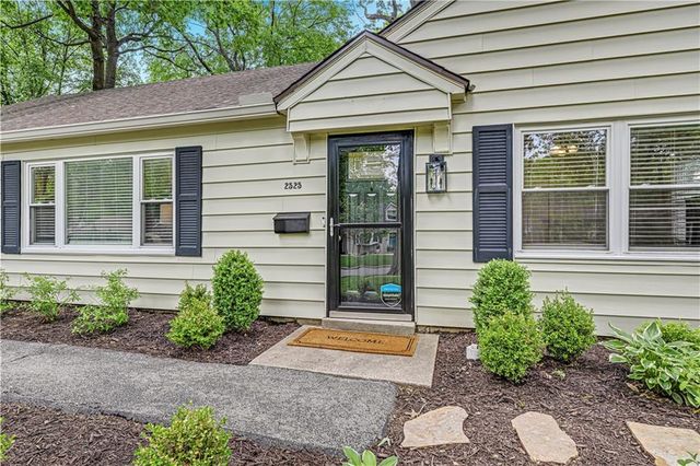 2525 W 79th Street, Prairie Village, KS 66208