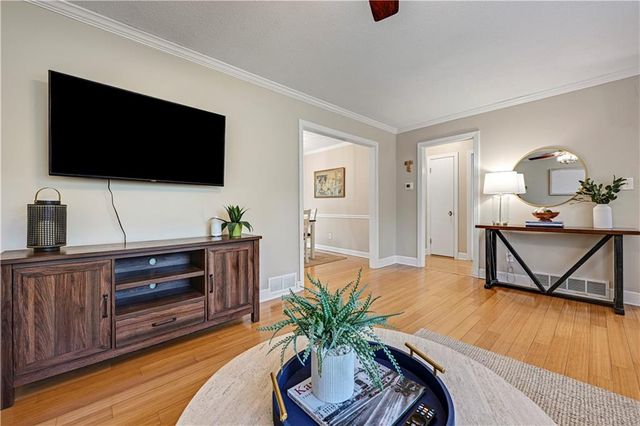 2525 W 79th Street, Prairie Village, KS 66208