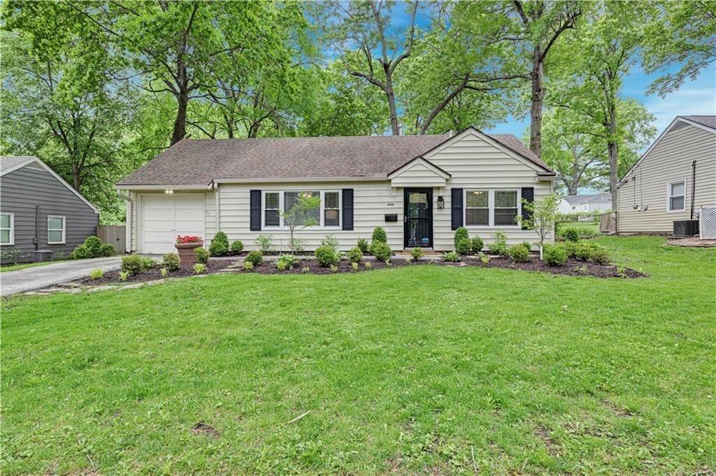 2525 W 79th Street, Prairie Village, KS 66208
