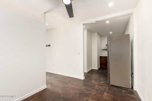 2402 W WELDON Avenue, Phoenix, AZ 85015