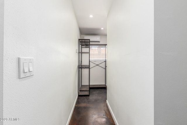 2402 W WELDON Avenue, Phoenix, AZ 85015