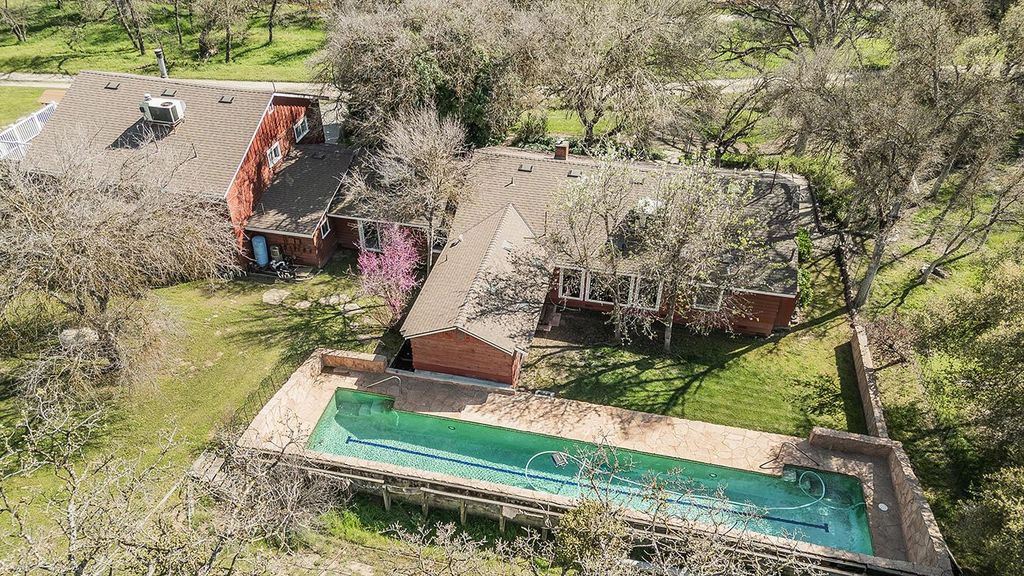 31638 Lodge Road, Auberry, CA 93602