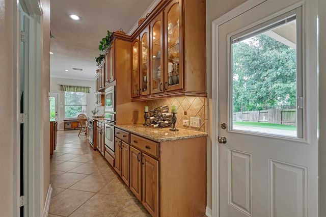 2500 Eagle Post Drive, Conroe, TX 77304