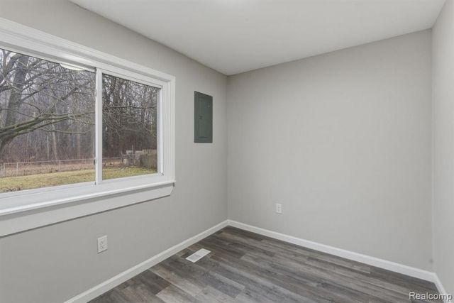 15527 Meadow Street, Romulus, MI 48174