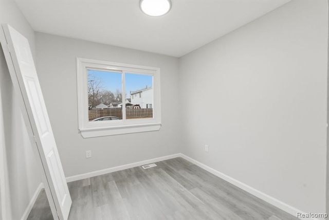 15527 Meadow Street, Romulus, MI 48174