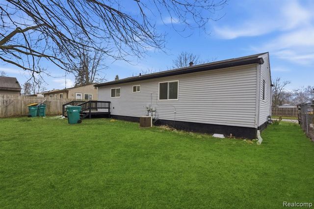 15527 Meadow Street, Romulus, MI 48174