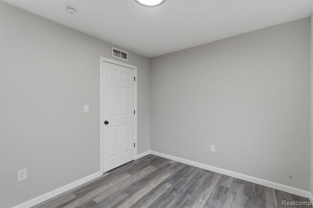 15527 Meadow Street, Romulus, MI 48174
