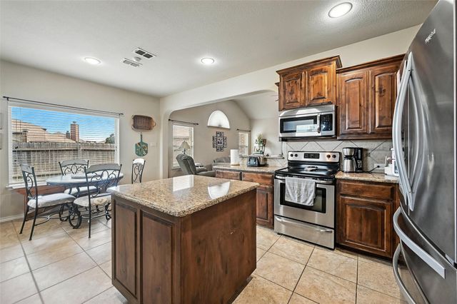 452 Delgany Trail, Fort Worth, TX 76052