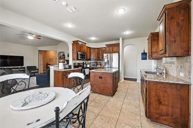 452 Delgany Trail, Fort Worth, TX 76052