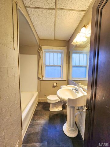 800 N 24th Street, East St Louis, IL 62205