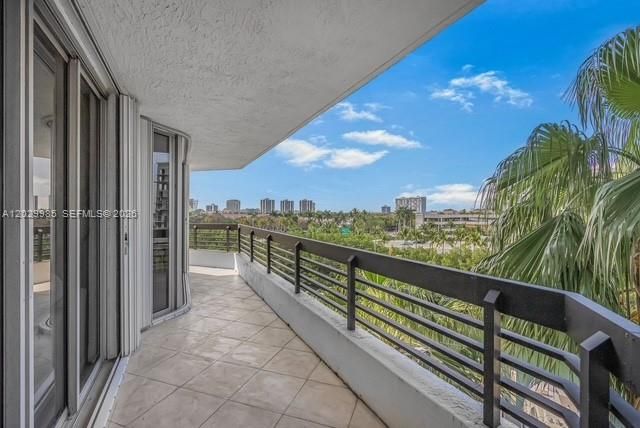 3500 Mystic Pointe Drive 604, Aventura, FL 33180