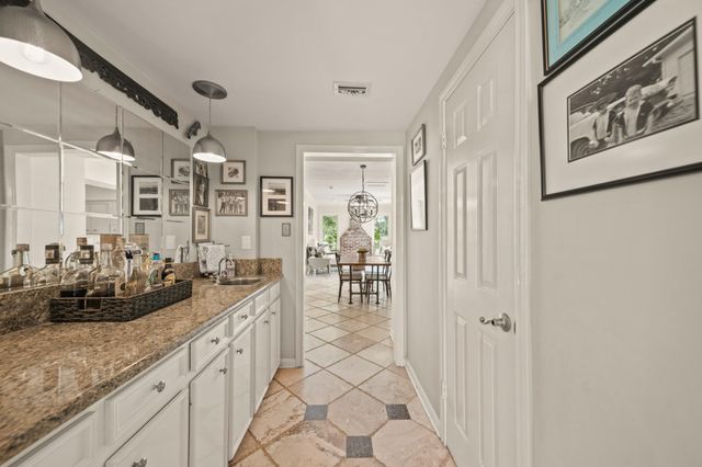 5311 W Plantation Oaks Drive, Rosharon, TX 77583