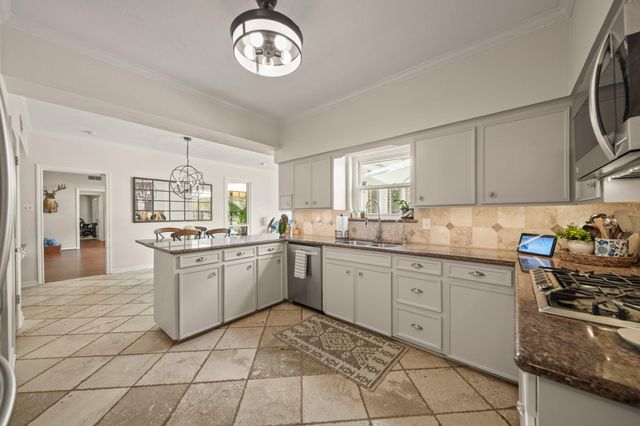 5311 W Plantation Oaks Drive, Rosharon, TX 77583