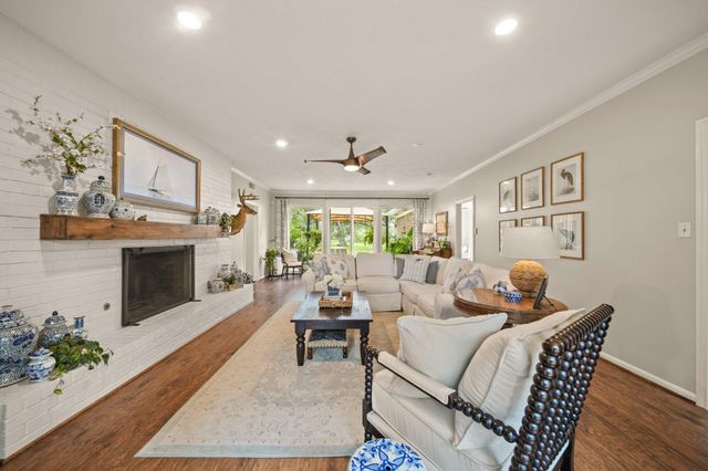 5311 W Plantation Oaks Drive, Rosharon, TX 77583