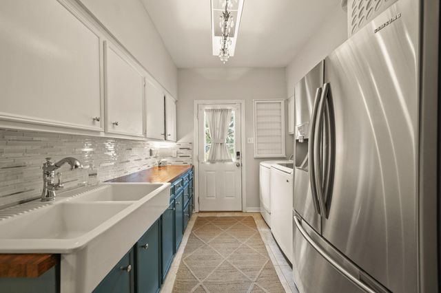 5311 W Plantation Oaks Drive, Rosharon, TX 77583