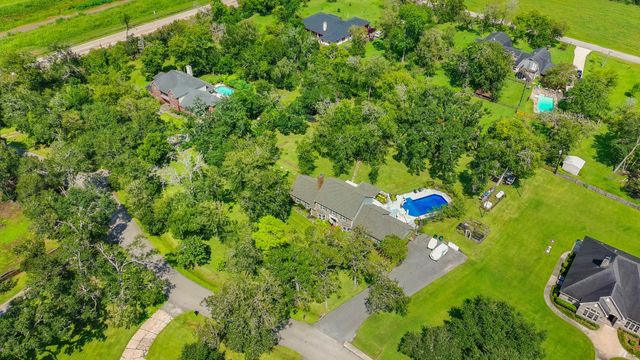 5311 W Plantation Oaks Drive, Rosharon, TX 77583