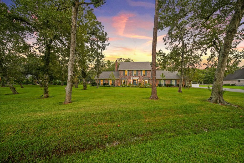 5311 W Plantation Oaks Drive, Rosharon, TX 77583