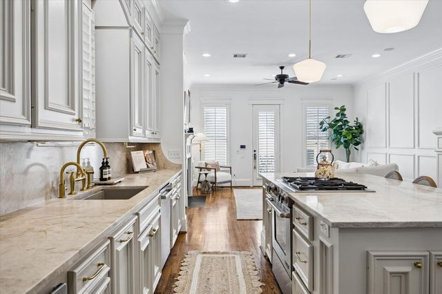 316 Aurora Street, Houston, TX 77008