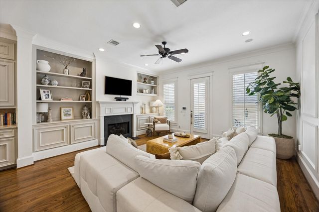 316 Aurora Street, Houston, TX 77008