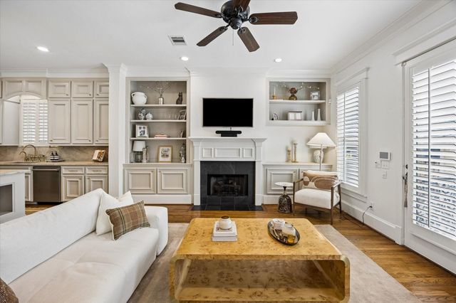 316 Aurora Street, Houston, TX 77008