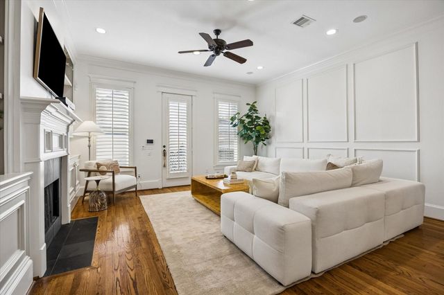 316 Aurora Street, Houston, TX 77008