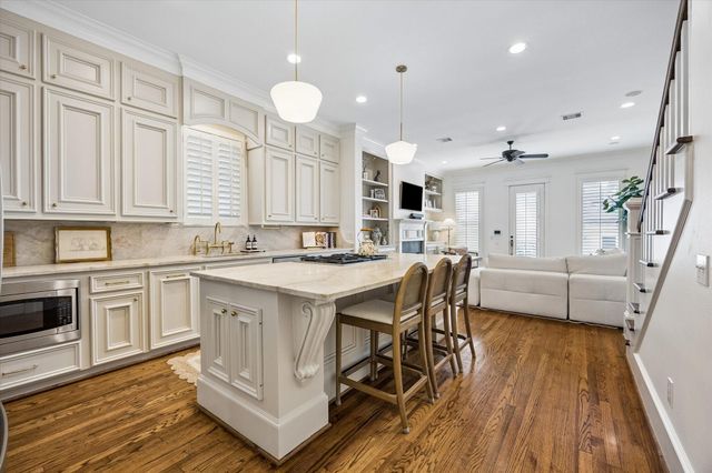 316 Aurora Street, Houston, TX 77008