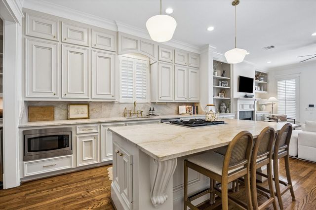 316 Aurora Street, Houston, TX 77008