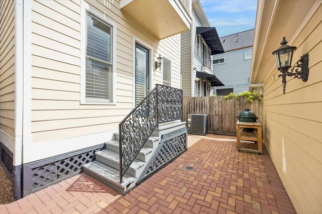 316 Aurora Street, Houston, TX 77008