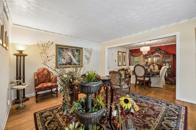 724 W Five Mile Parkway, Dallas, TX 75224