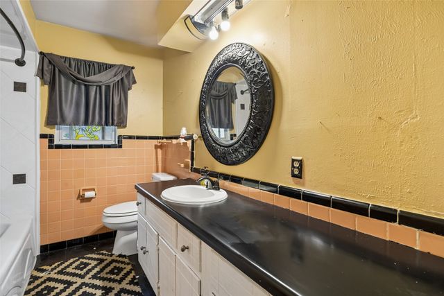 724 W Five Mile Parkway, Dallas, TX 75224