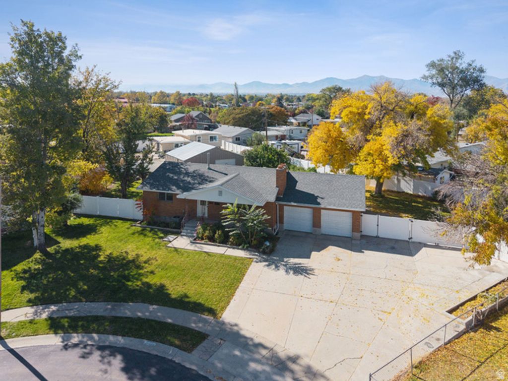 3896 S CAMPFIRE CIR, West Valley City, UT 84119