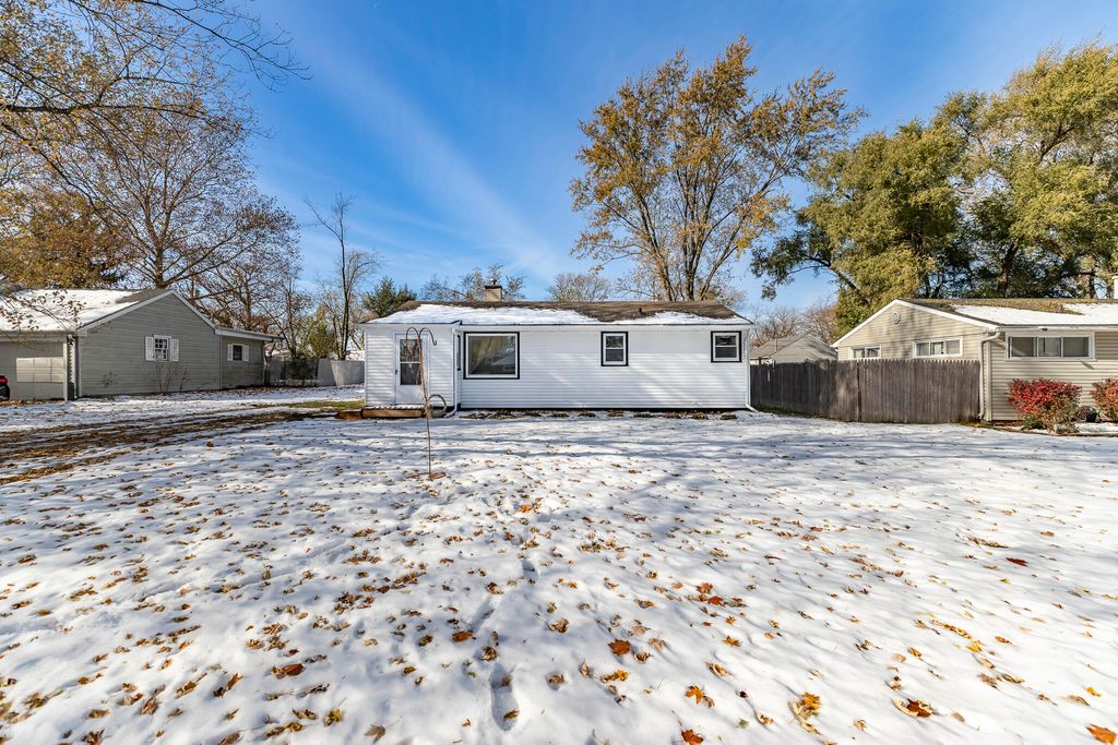 8406 Ellsworth Court, Merrillville, IN 46410