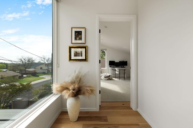 1804 Walnut Ave, Austin, TX 78702