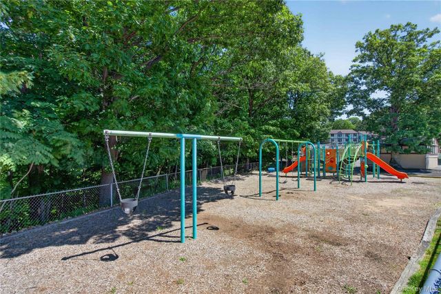 425 Sierra Vista Lane, Valley Cottage, NY 10989