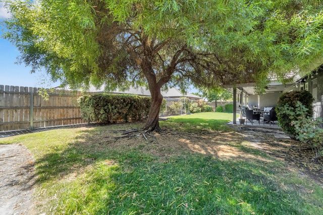 1405 Lincoln Lane, Lemoore, CA 93245