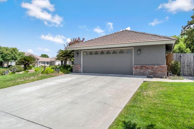 1405 Lincoln Lane, Lemoore, CA 93245