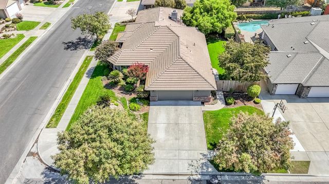 1405 Lincoln Lane, Lemoore, CA 93245