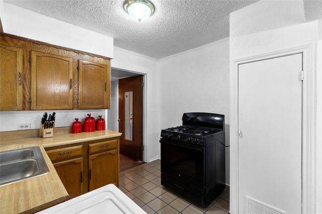 1109 N Jim Miller Road, Dallas, TX 75217