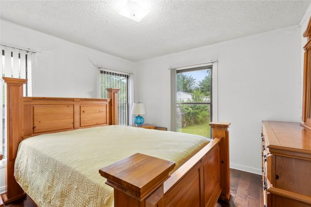 1109 N Jim Miller Road, Dallas, TX 75217