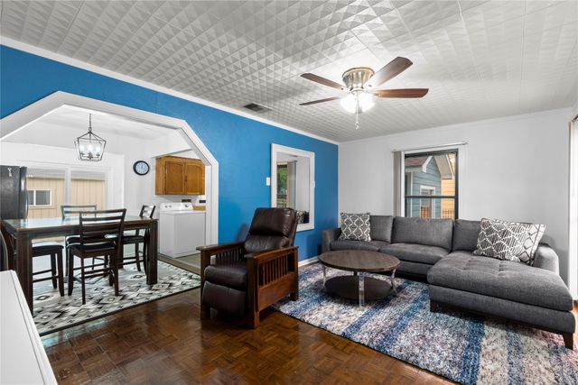 1109 N Jim Miller Road, Dallas, TX 75217