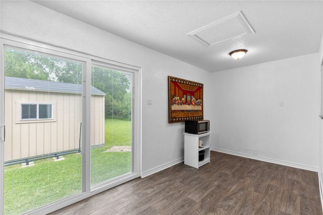 1109 N Jim Miller Road, Dallas, TX 75217