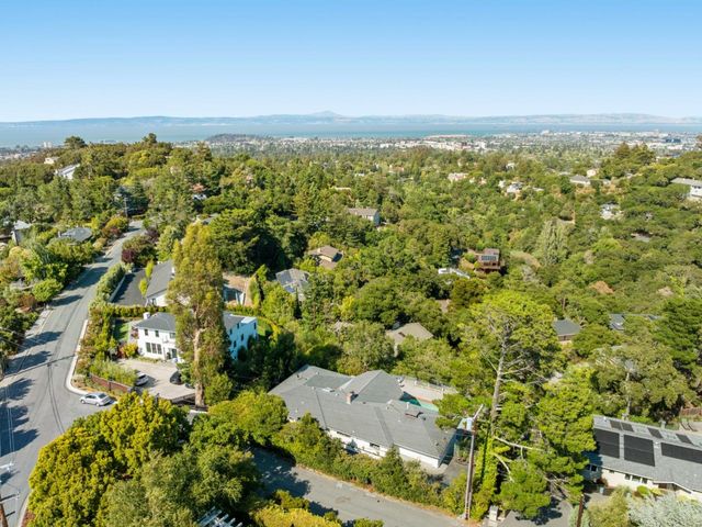 1407 Carlton Road, Hillsborough, CA 94010