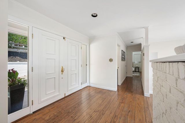 1407 Carlton Road, Hillsborough, CA 94010