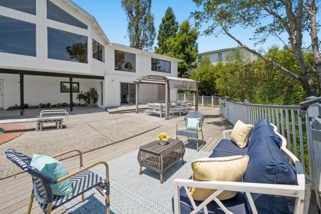 1407 Carlton Road, Hillsborough, CA 94010