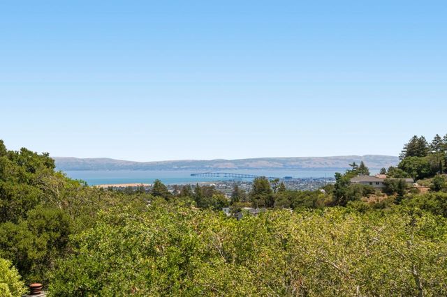 1407 Carlton Road, Hillsborough, CA 94010