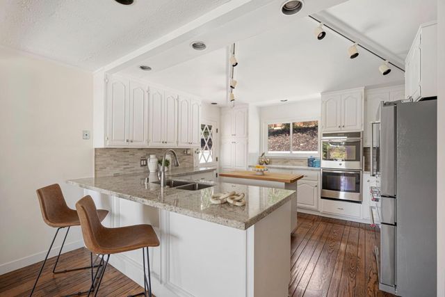 1407 Carlton Road, Hillsborough, CA 94010