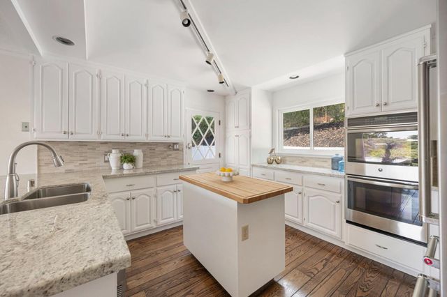 1407 Carlton Road, Hillsborough, CA 94010