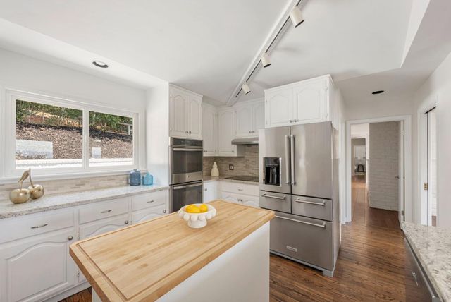 1407 Carlton Road, Hillsborough, CA 94010