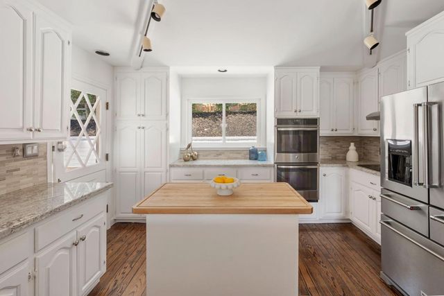 1407 Carlton Road, Hillsborough, CA 94010